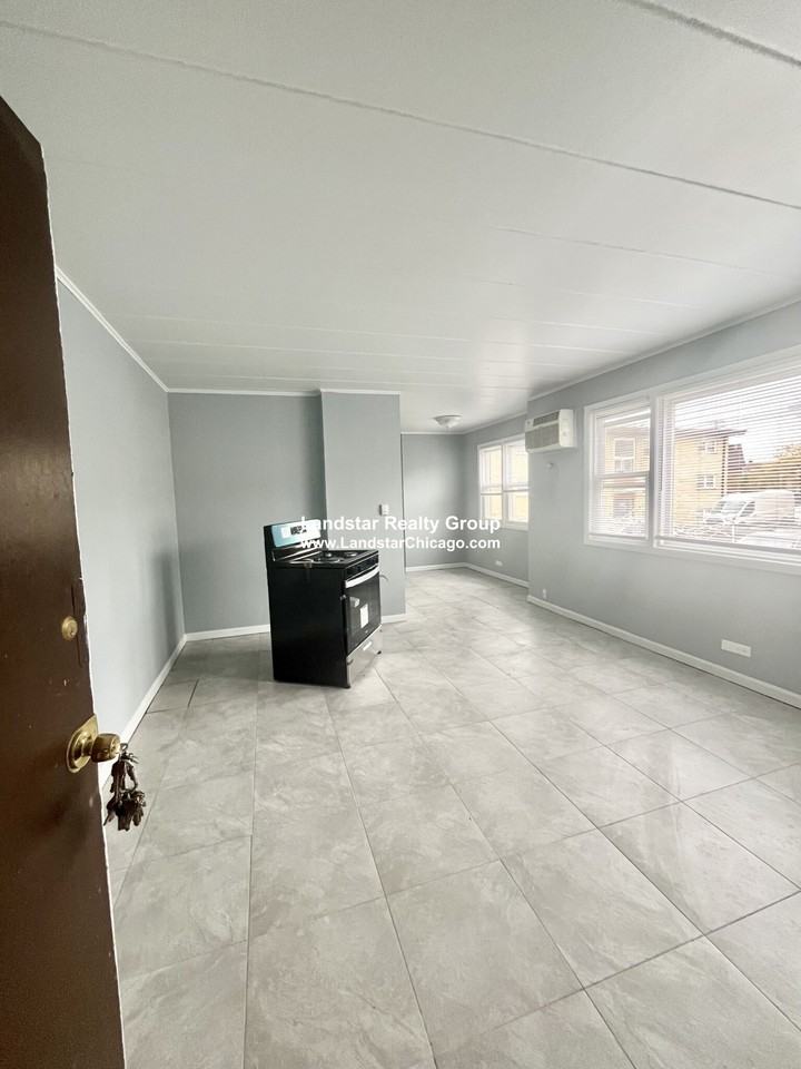 9610 Ivanhoe Ave #2 - Photo 6 of 10