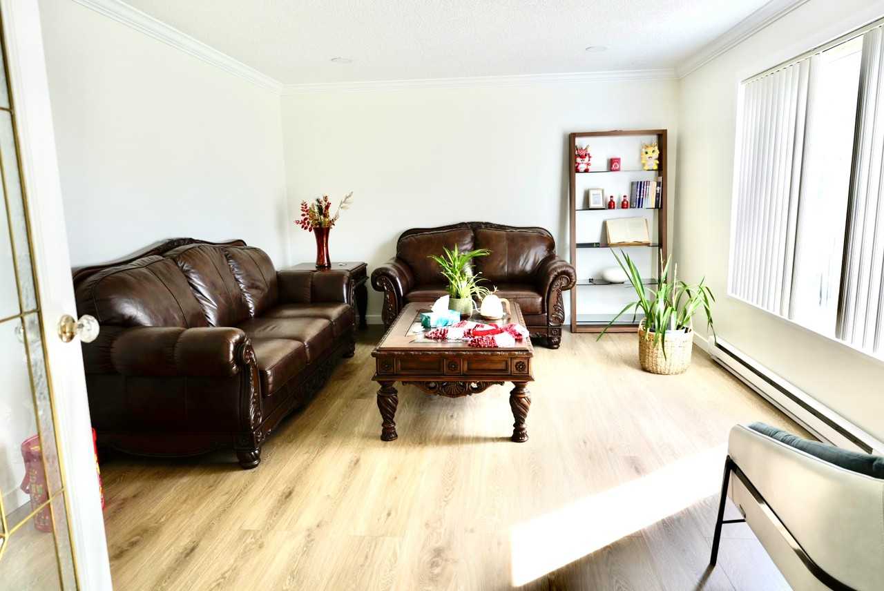 8691 Rosemary Ave - Photo 3 of 11