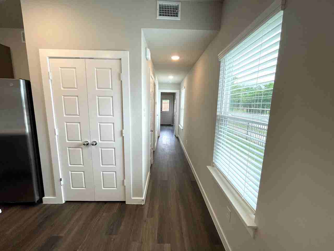 1127 1127 Eloise Drive #4223 - Photo 6 of 8