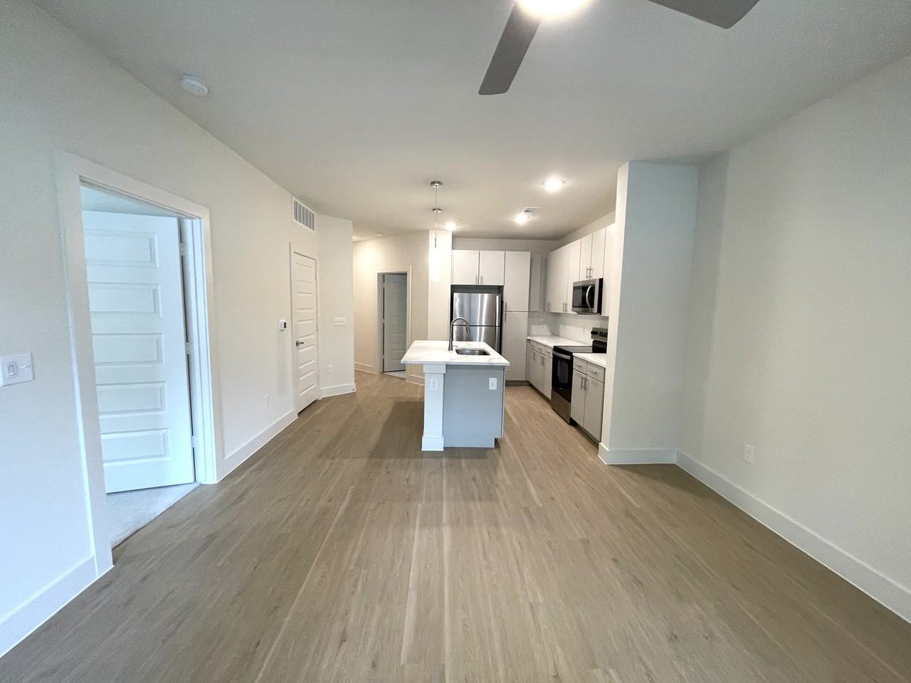 1350 W Taylor St #3112 - Photo 4 of 8