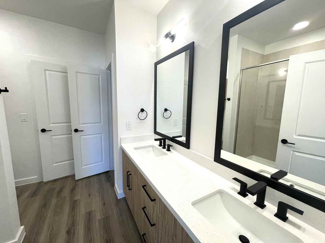 701 Saginaw Square Blvd #9128 - Photo 5 of 8