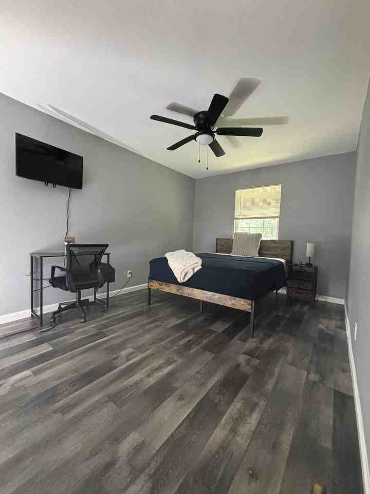 E Tucker St - Photo 5 of 6