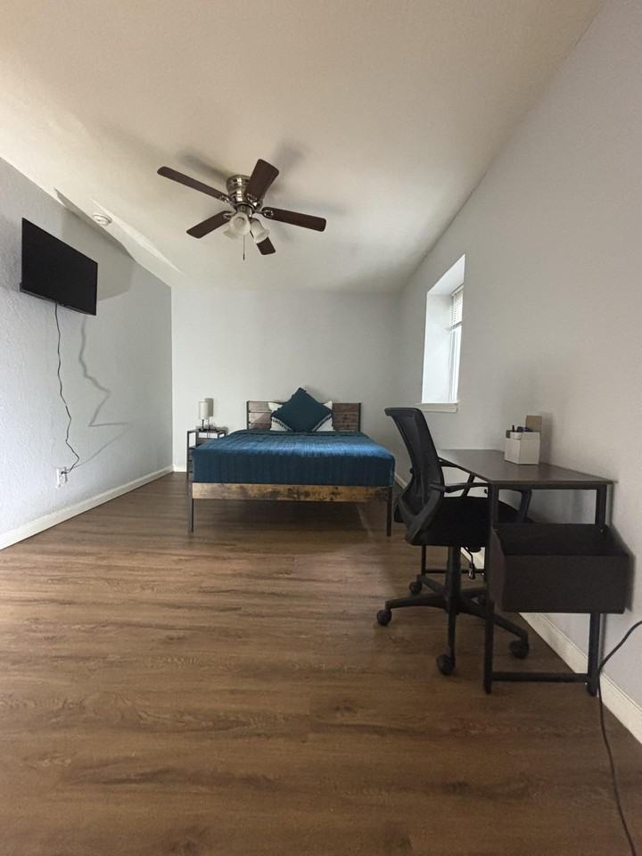 E Tucker St - Photo 5 of 5