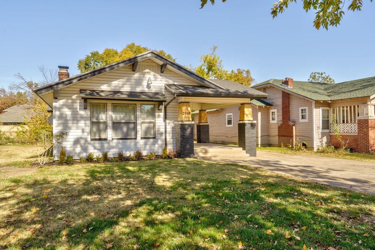 2139 Nw 15th St - Photo 2 of 50