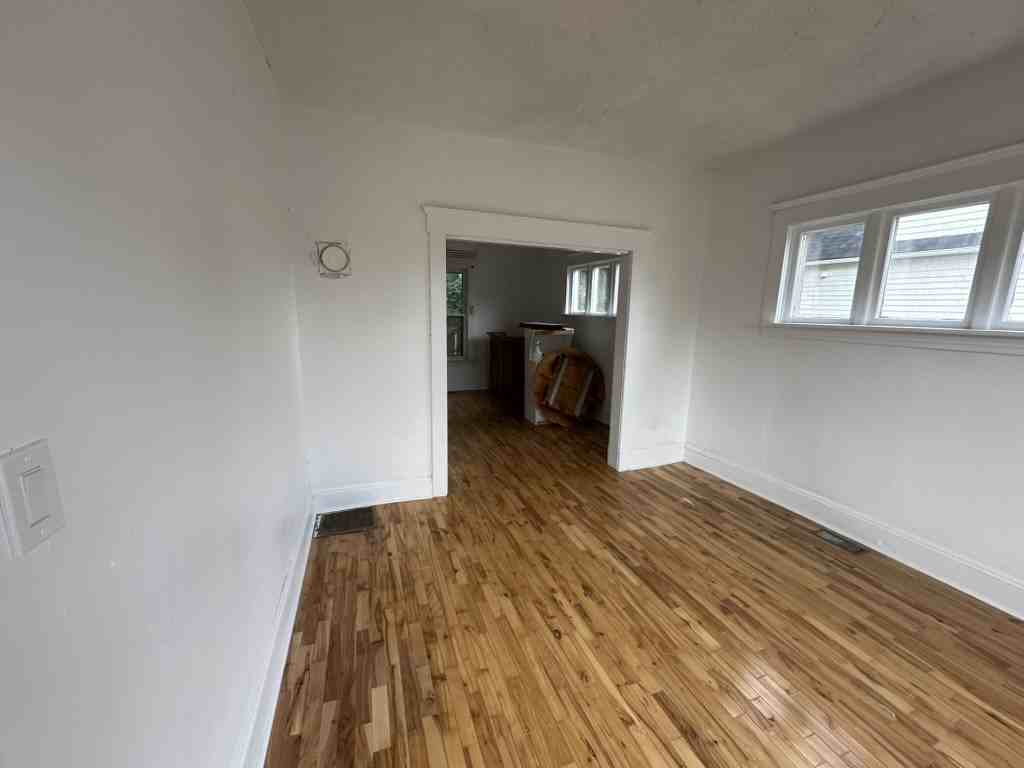 66 Victoria St W #1 - Photo 2 of 32