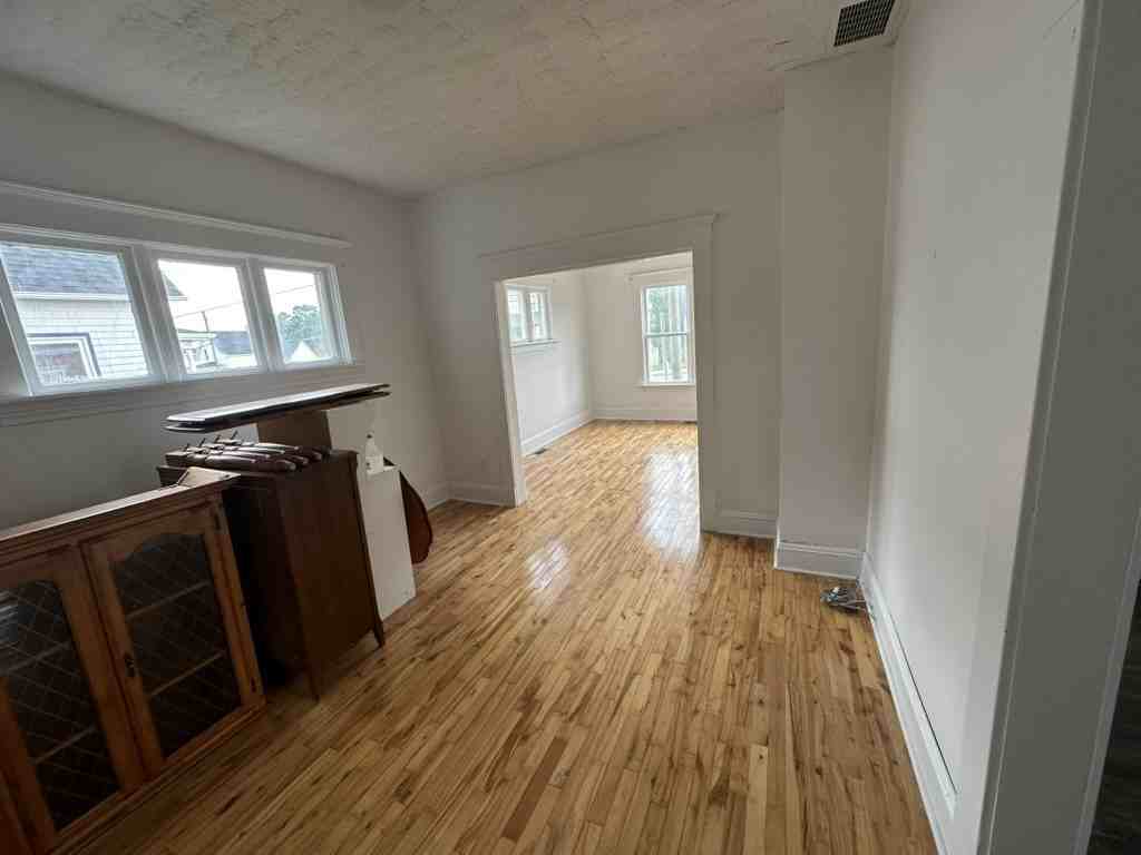 66 Victoria St W #1 - Photo 4 of 32