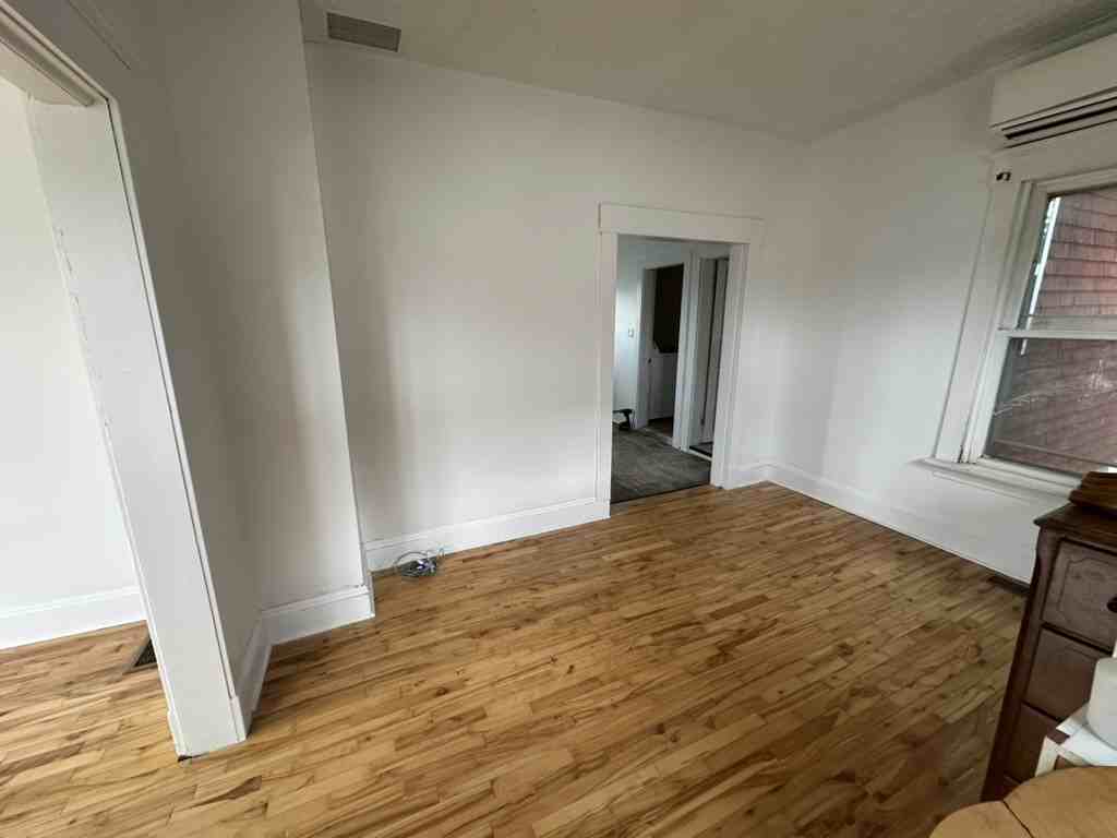 66 Victoria St W #1 - Photo 5 of 32