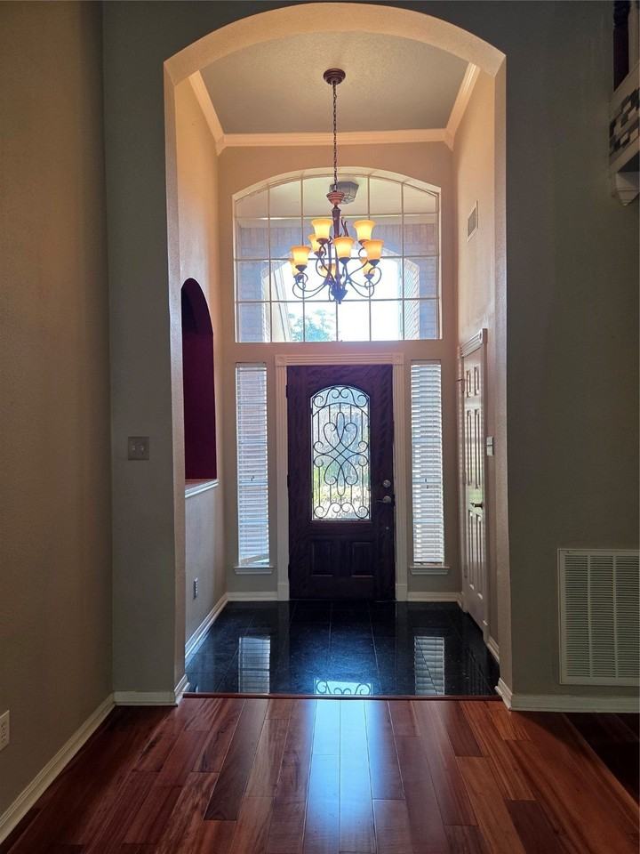 14420 Walters Rd - Photo 3 of 31