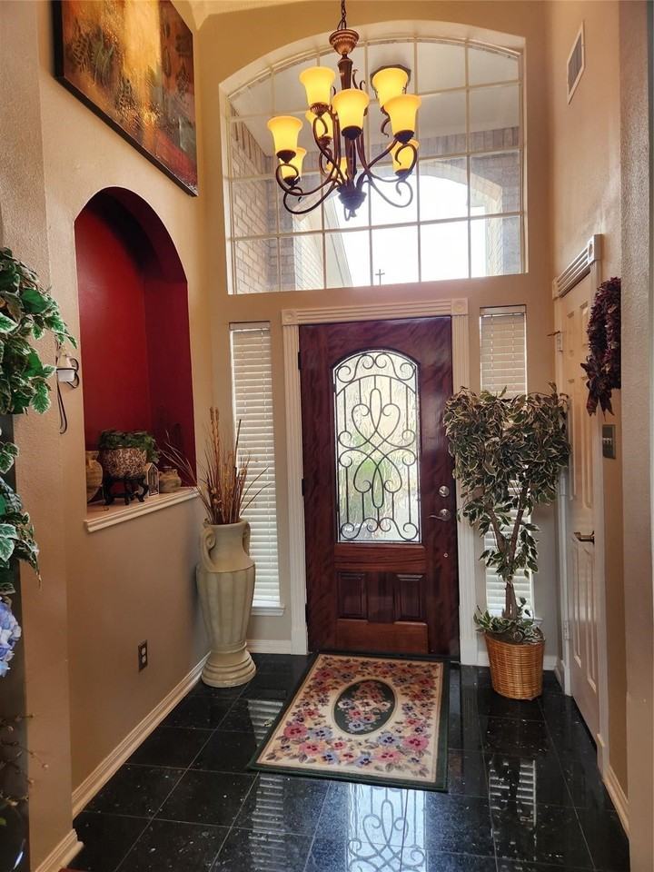 14420 Walters Rd - Photo 4 of 31