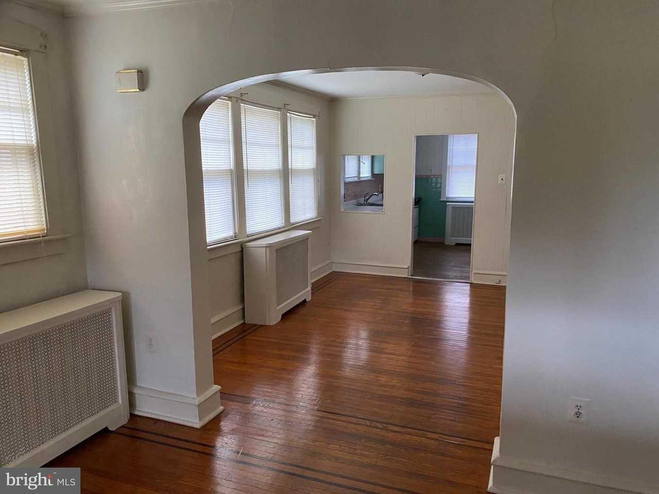 6 W Hoffman Ave - Photo 2 of 11