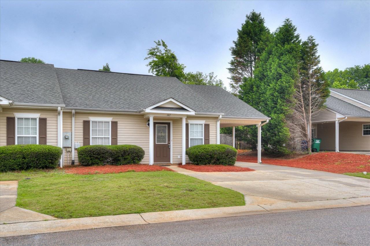 147 Portofino Ln Sw - Photo 2 of 26