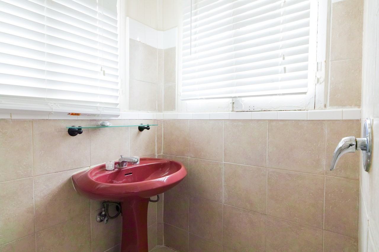 408 Topeka St Rm A - Photo 3 of 10