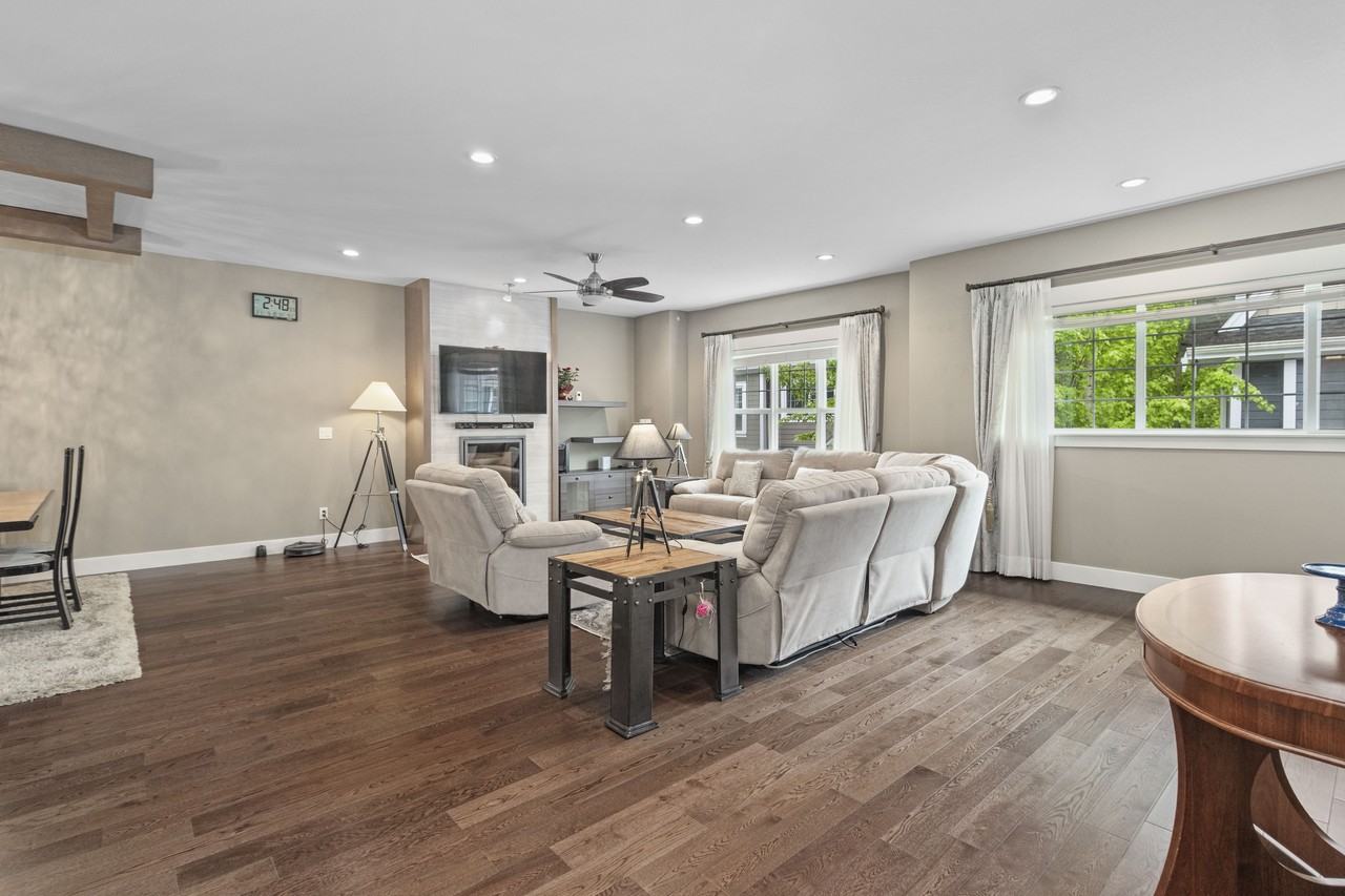 15988 32 Avenue #1* - Photo 4 of 25