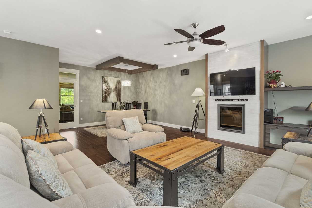 15988 32 Avenue #1* - Photo 2 of 25