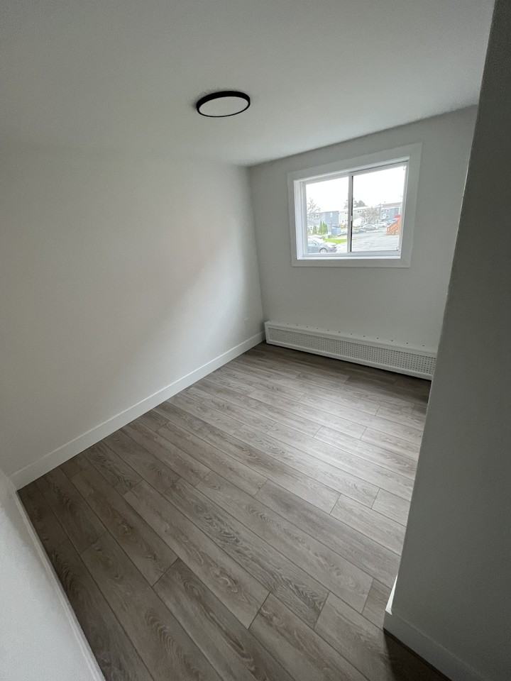 107 Pinecrest Dr #1 - Photo 3 of 9