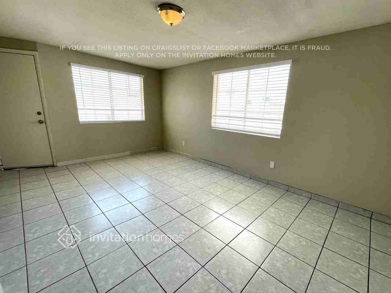 3831 W Vernon Ave - Photo 2 of 12