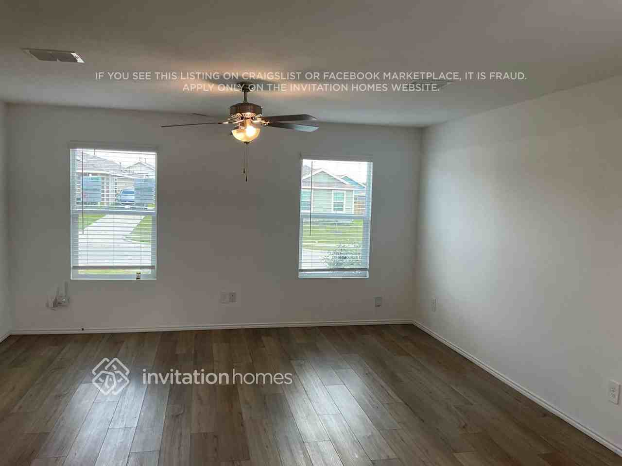 3220 Crestone Dr - Photo 3 of 12