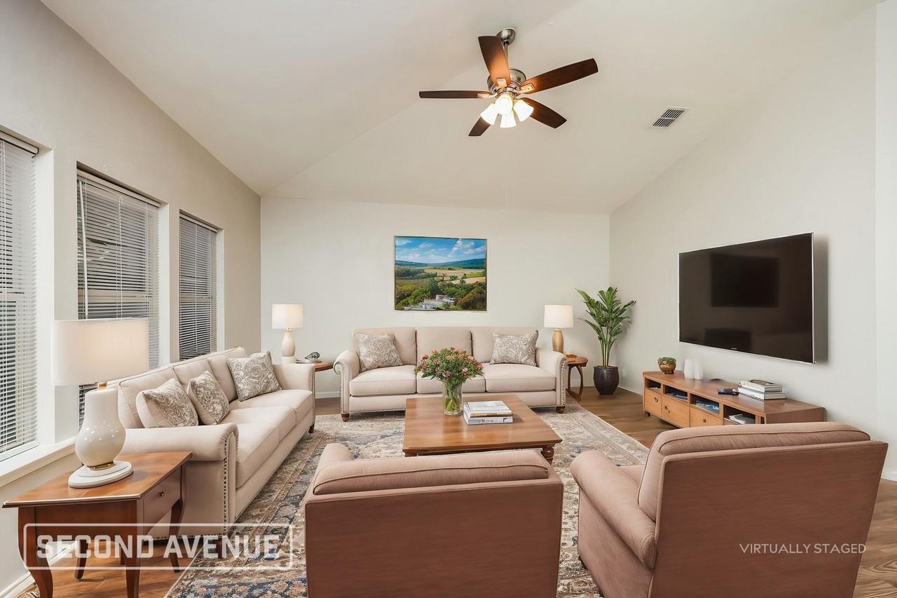 100 Clark Dr - Photo 2 of 27