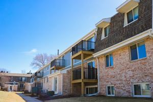 featured image of 2800 Woods Blvd