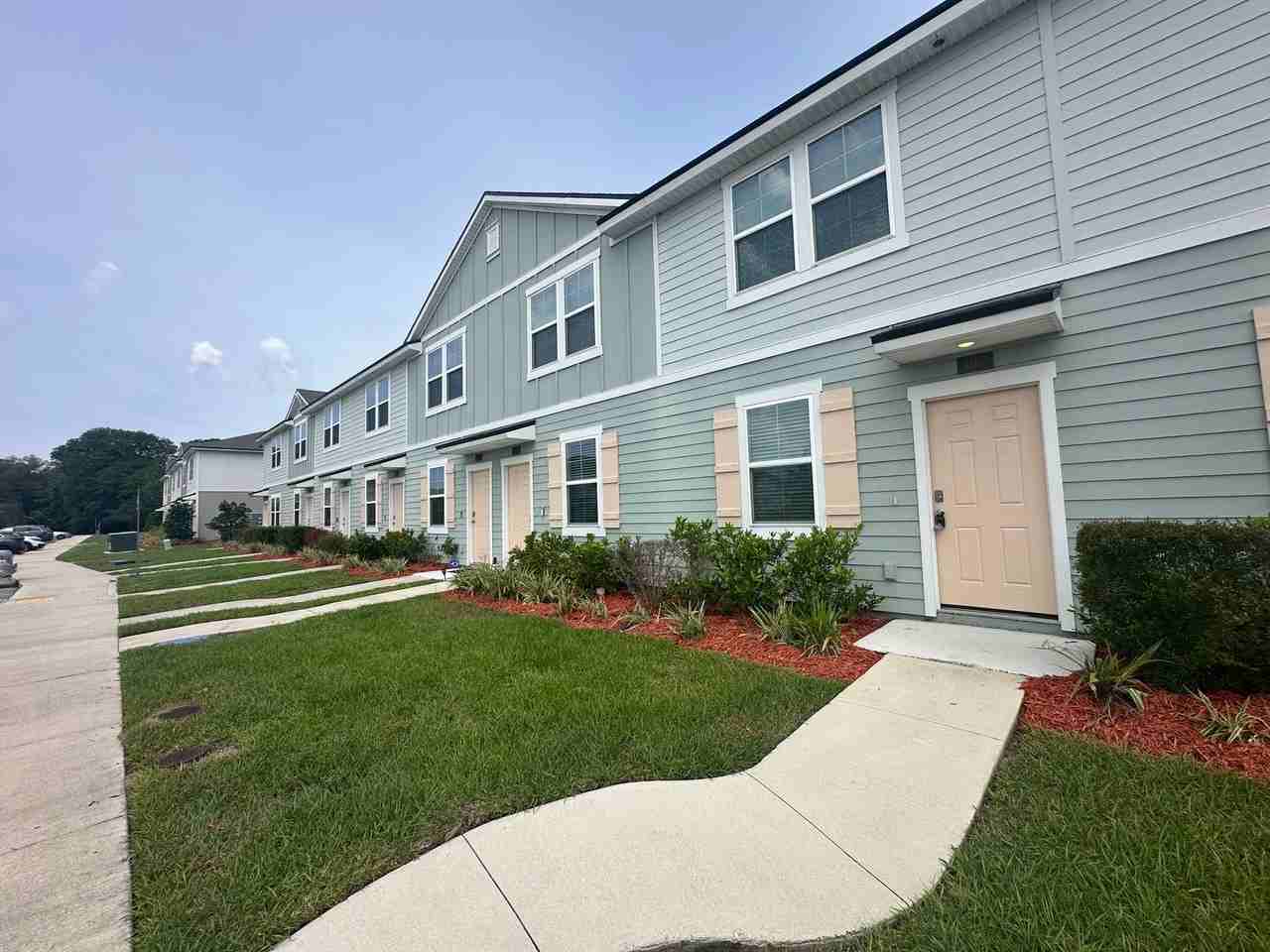 104 Whispering Brook Dr - Photo 2 of 32