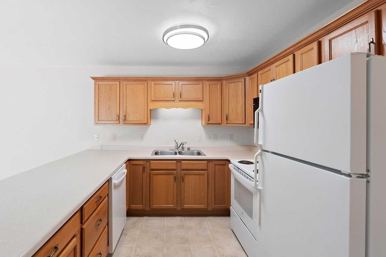 308 Golfview Rd #07 - Photo 3 of 31