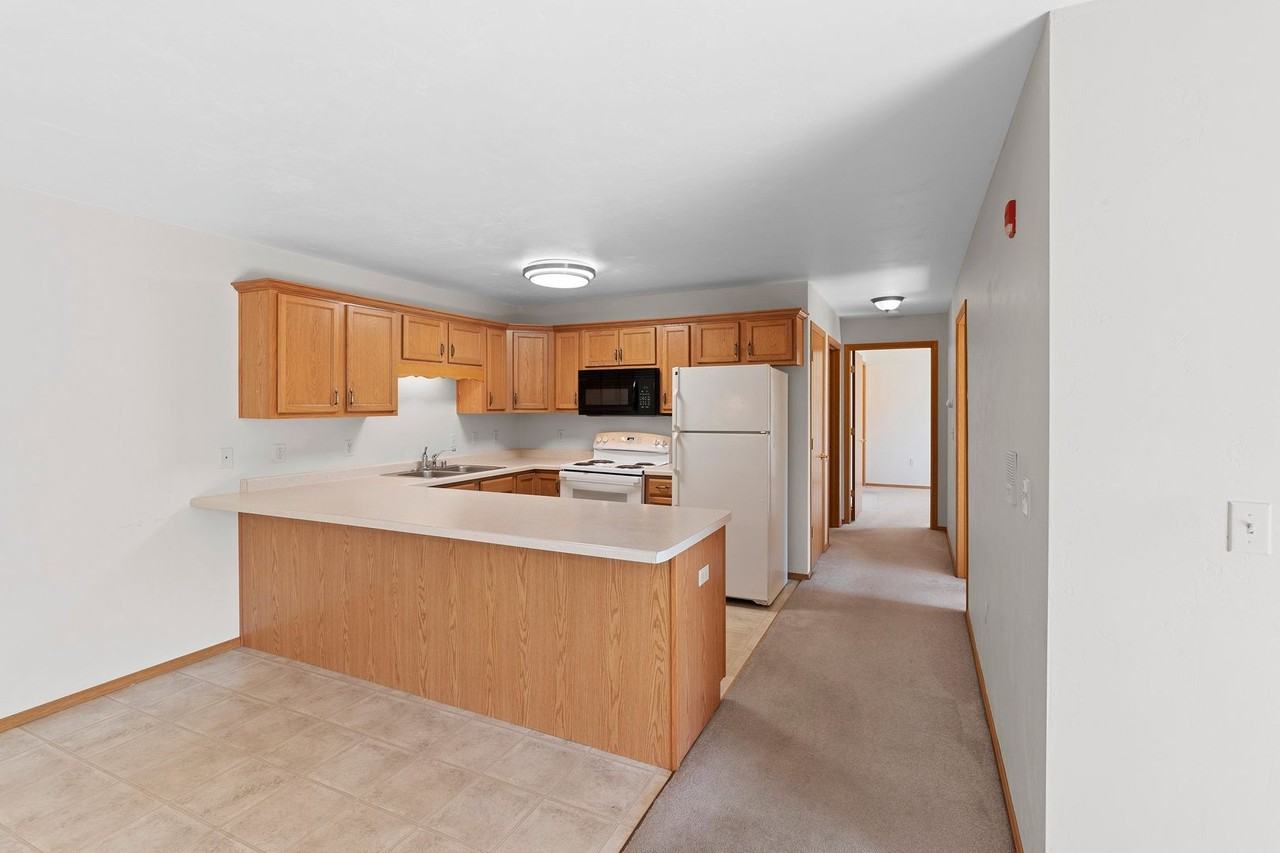 308 Golfview Rd #07 - Photo 4 of 31