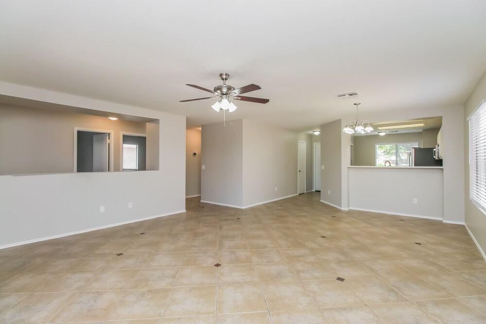 5743 E Flossmoor Cir - Photo 3 of 16