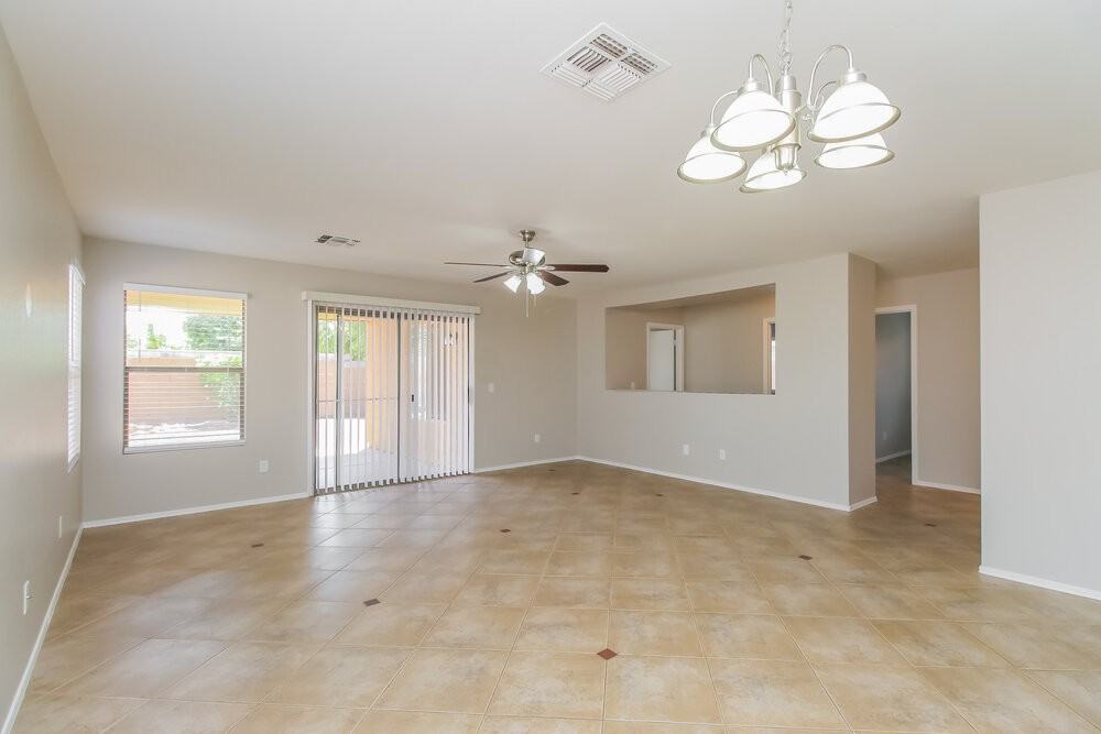 5743 E Flossmoor Cir - Photo 5 of 16