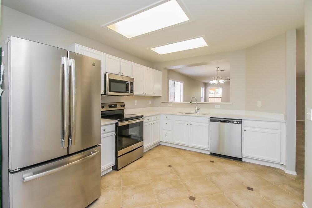 5743 E Flossmoor Cir - Photo 6 of 16