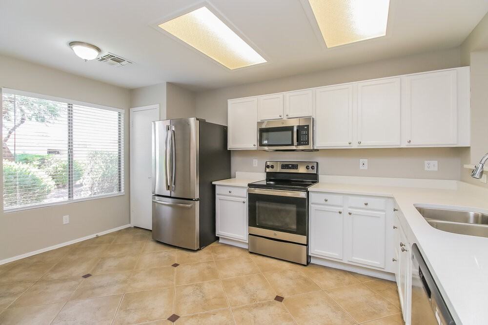 5743 E Flossmoor Cir - Photo 7 of 16