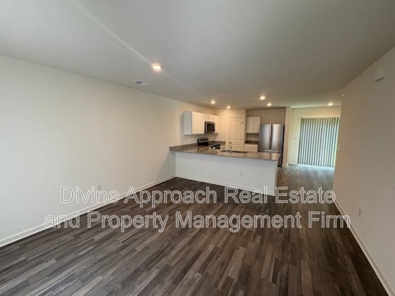 1609 U W Clemons Dr - Photo 2 of 25