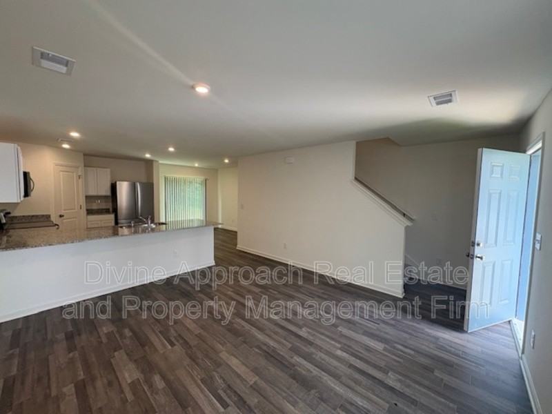 1609 U W Clemons Dr - Photo 3 of 25