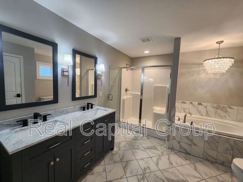 40 Haywood Ln - Photo 3 of 36