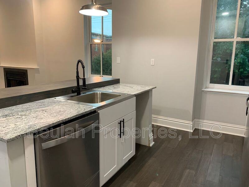 1627 Carroll St #B - Photo 3 of 13