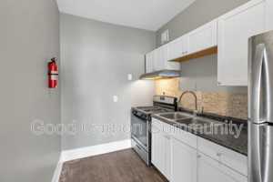 featured image of 1073 Grant St #22