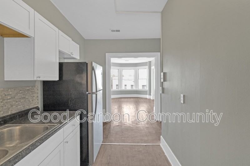 1073 Grant St #22 - Photo 4 of 17