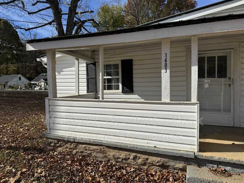 1403 Elm St - Photo 4 of 18