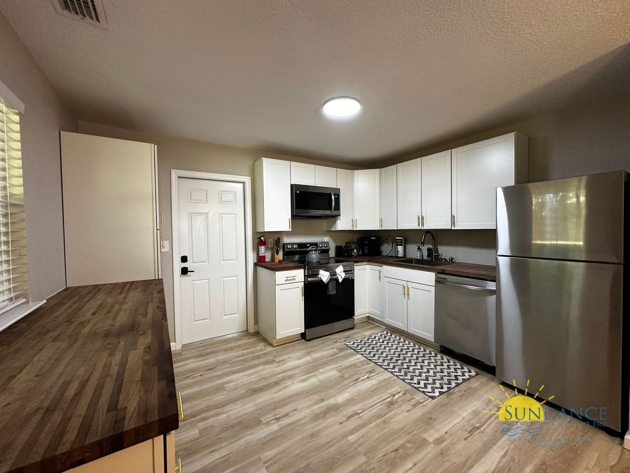 110 Hawkins Rd #B - Photo 4 of 17