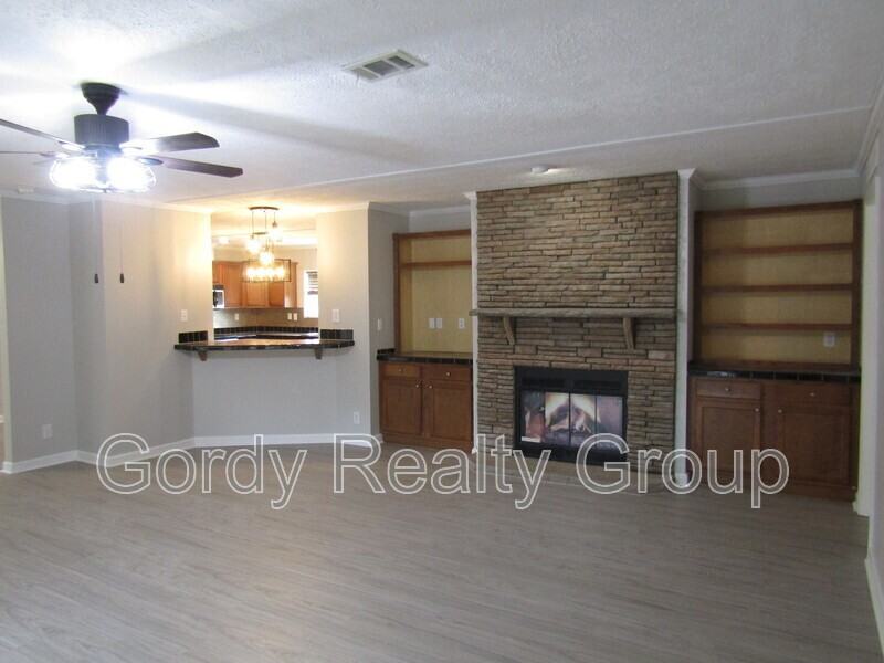 5493 Willis Rd - Photo 2 of 16