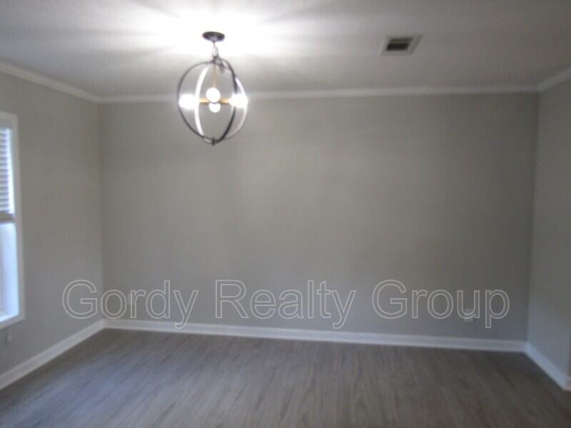 5493 Willis Rd - Photo 4 of 16