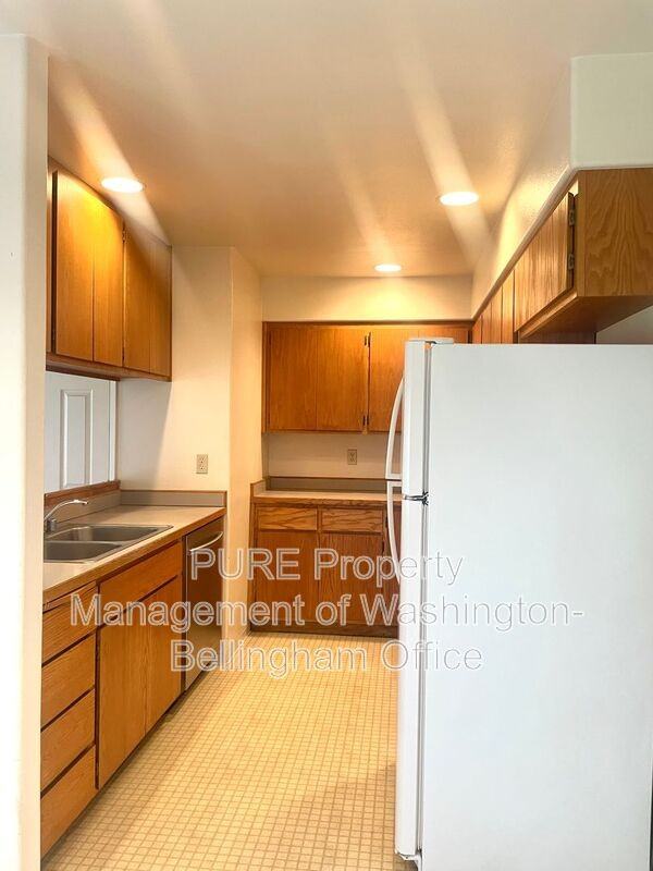 556 G St - Photo 2 of 13