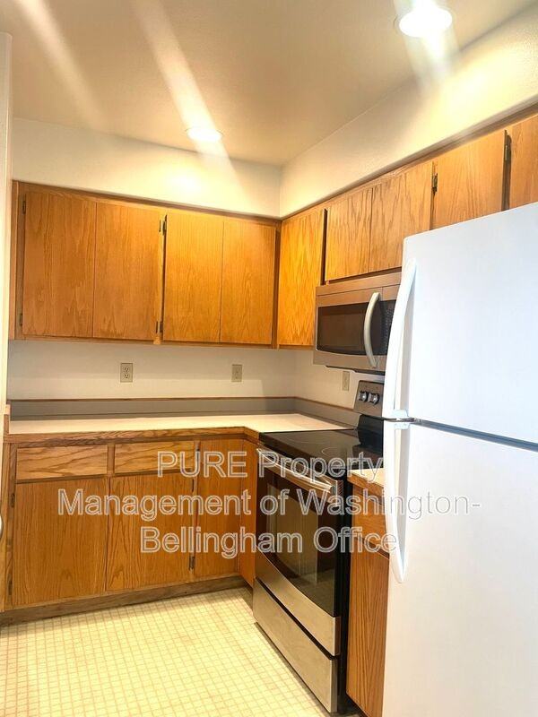 556 G St - Photo 3 of 13