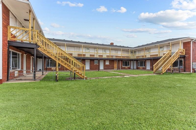 11411 Wyoming St - Photo 2 of 12