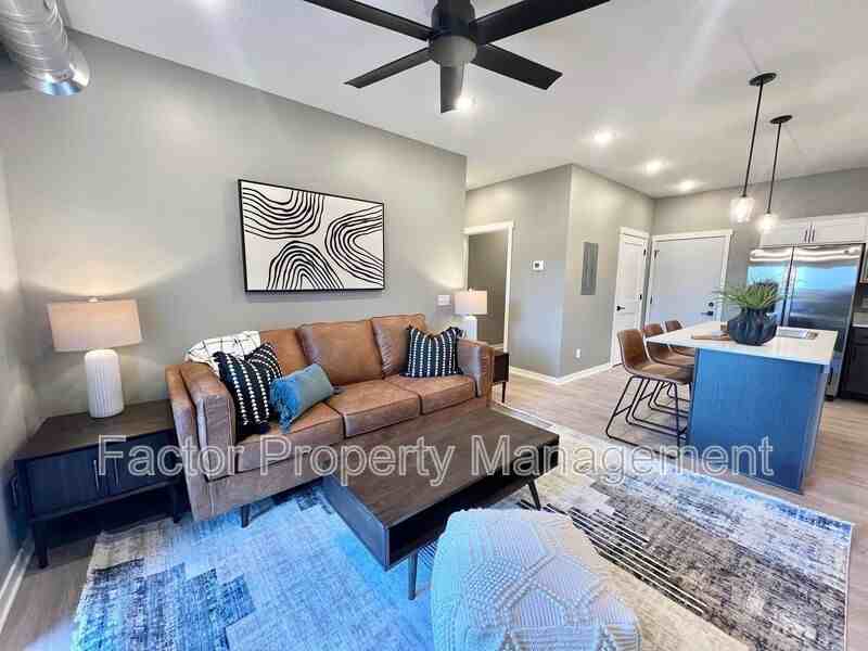 960 N 3rd St #127 - Photo 3 of 6