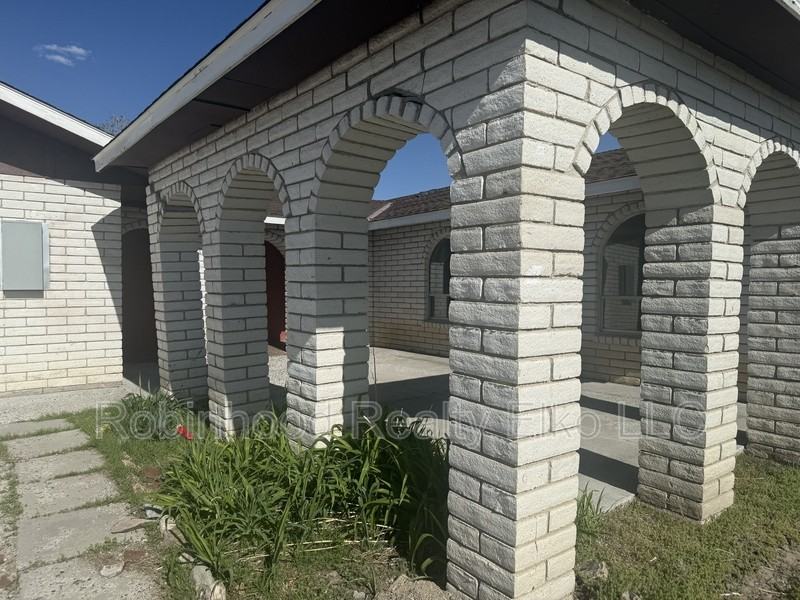 169 Flowing Wells Dr - Photo 3 of 31