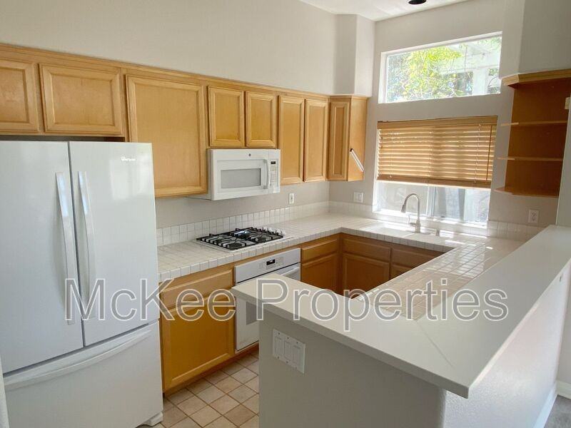7731 Hazard Center Dr - Photo 3 of 16