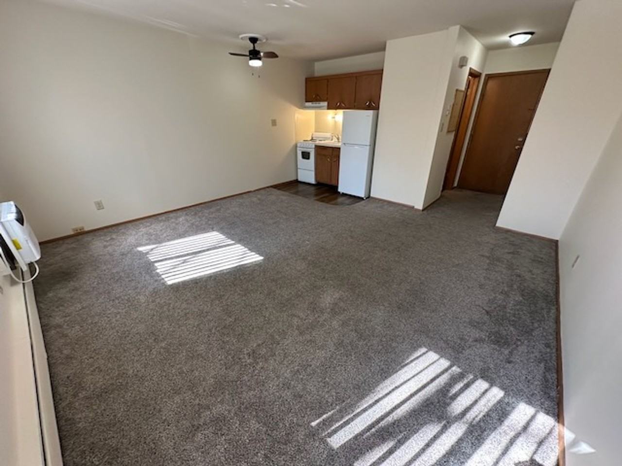 Executive House - Photo 2 of 14