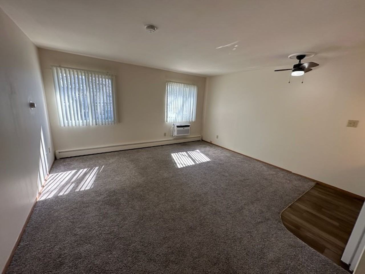 Executive House - Photo 4 of 14