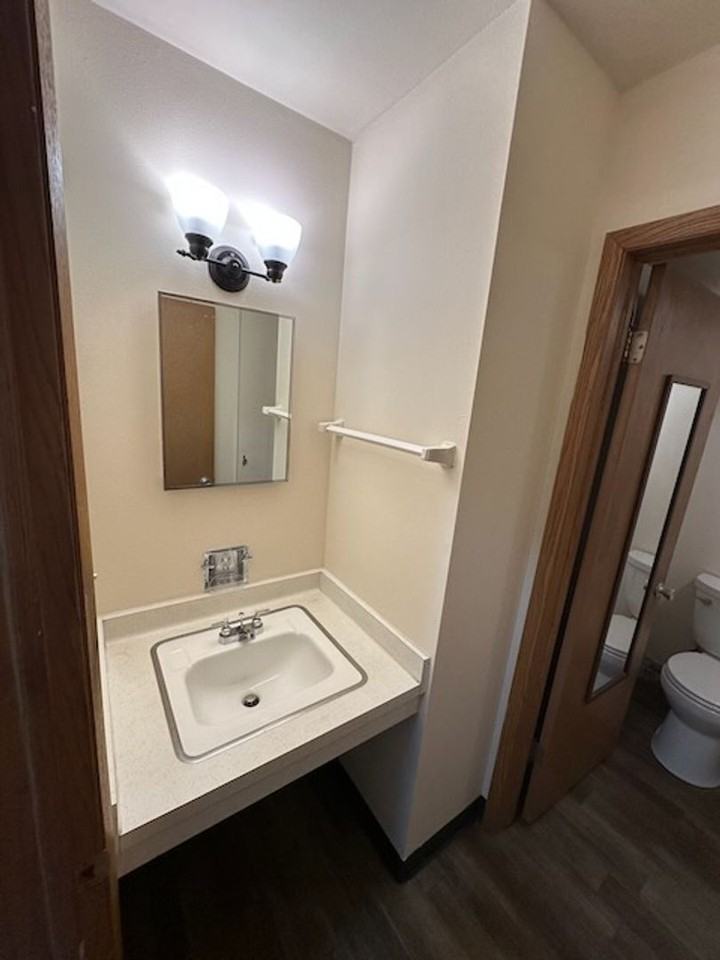 Executive House - Photo 7 of 14