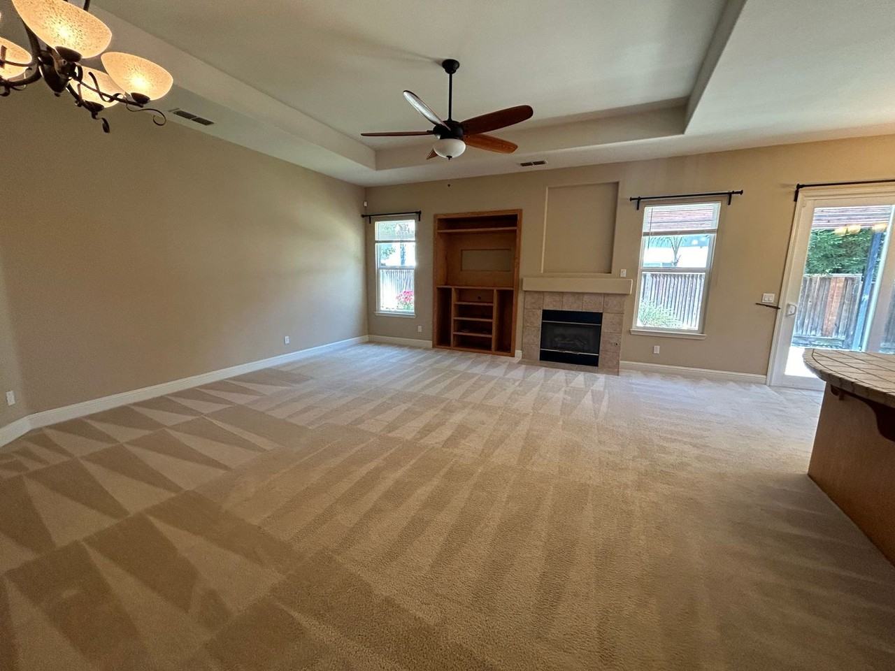 685 Stetson Dr - Photo 6 of 34